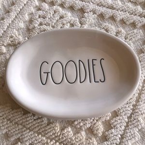 Small platter or trinket dish